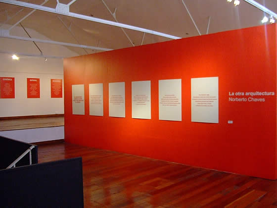 Exposición «La otra arquitectura» en el Museo de Diseño y Arte Contemporáneo.