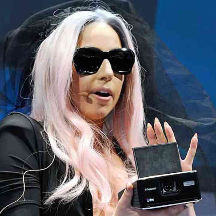 Ilustración principal del artículo Lady Gaga y la Polaroid